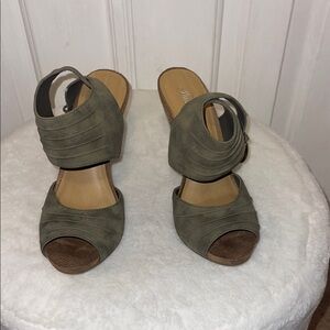 Fusion Women's Olive Sandals